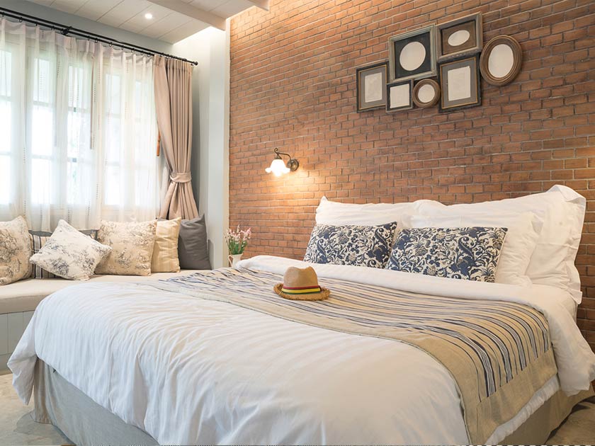 What Are the Elements of a Luxurious Guest Suite?