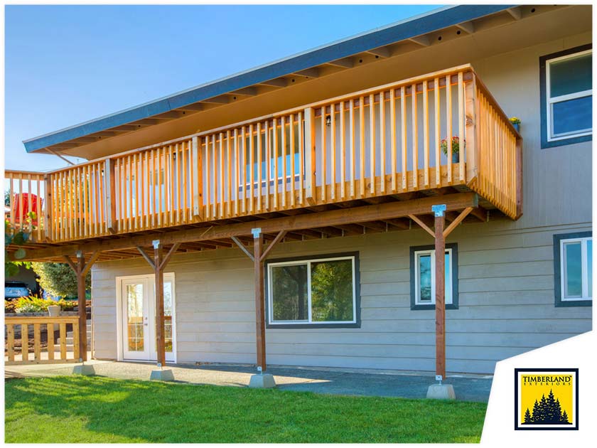 Choosing Between a Raised and Ground-Level Deck