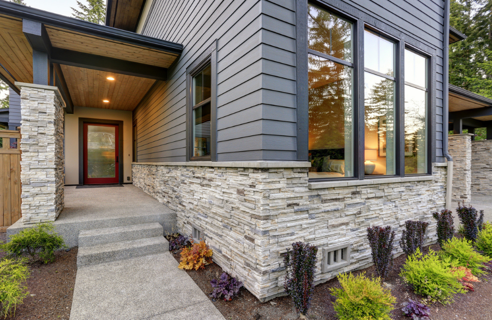 Advantages of Working With a Local Siding Contractor