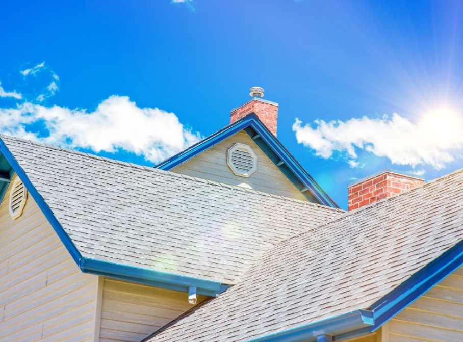 How Your Roof's Condition Affects Your Home Insurance Premiums
