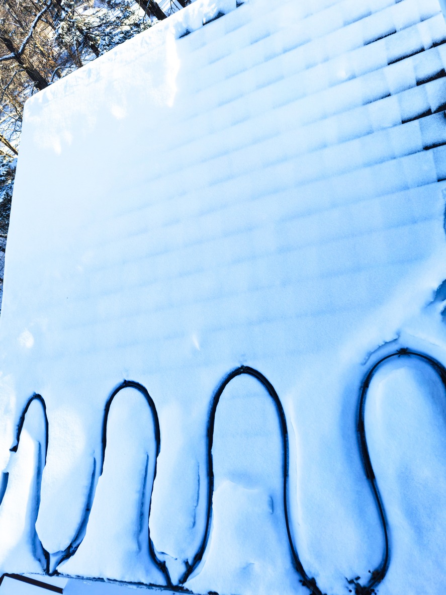 Heat Coils vs. Manual Ice Removal: Which Is Better for Roof and Gutter Longevity?