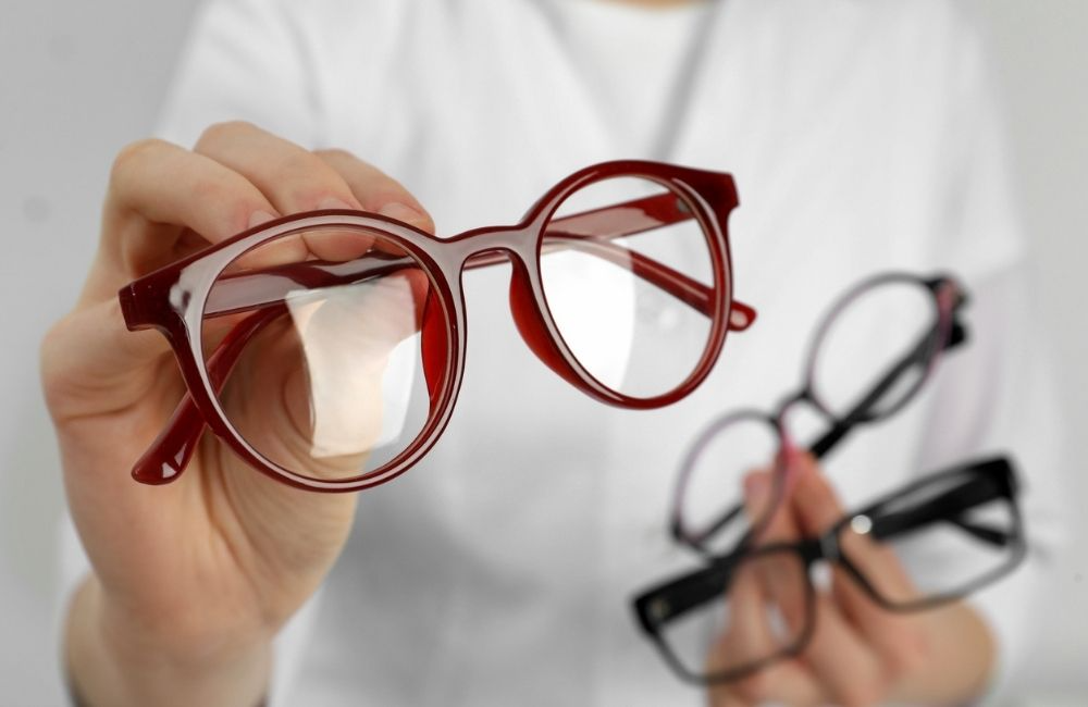 Signs Your Eyes Could Benefit from Progressive Lenses