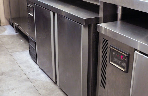 Choosing the Right Commercial Undercounter Refrigerator
