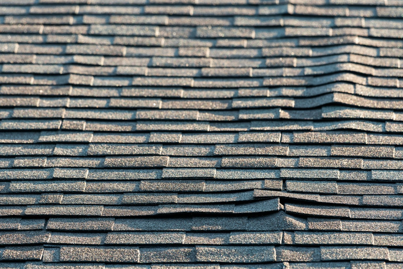 Roof Red Flags: How Blisters and Bubbles Warn of Potential Insulation or Su...